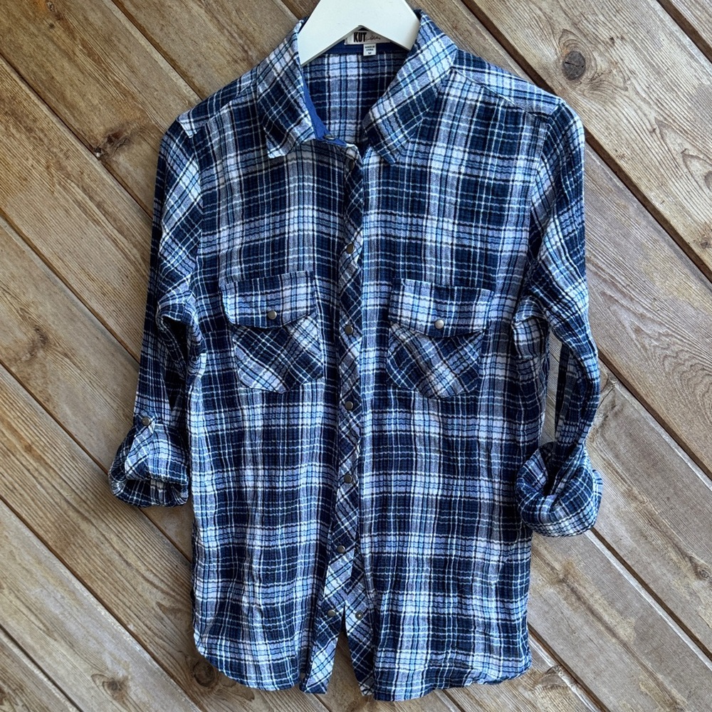 Kut from the Kloth Navy and White Plaid textured light weight dress shirt medium